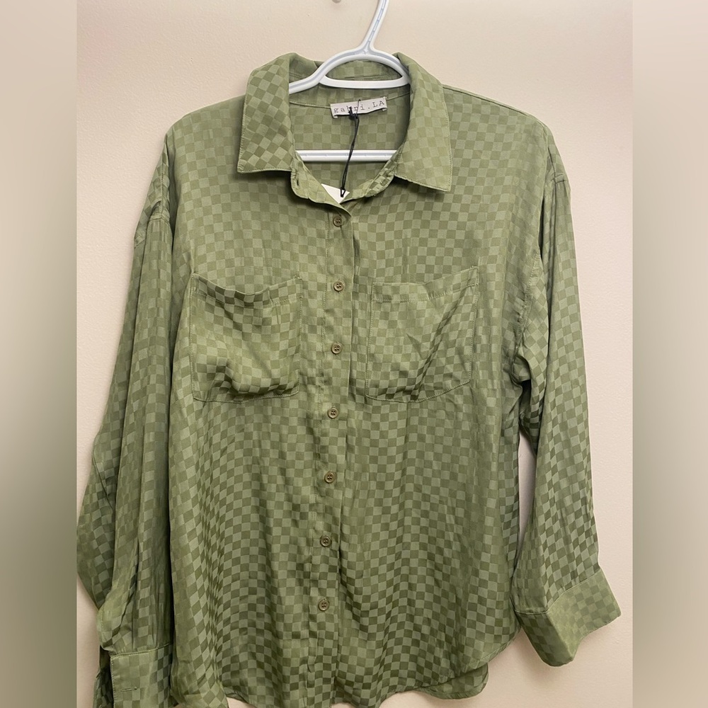 Sage green checkered button up long sleeve🐍